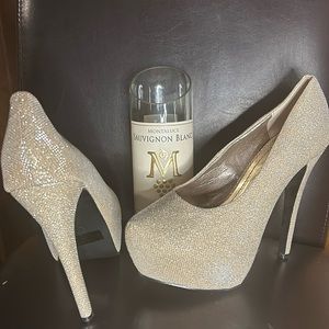 Gold Sparkly Pumps (Her Style)